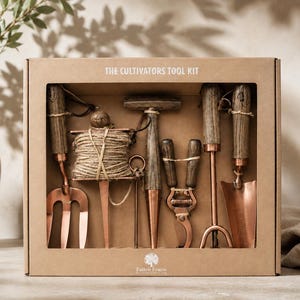 Personalised Copper Garden Tool Set | Engraved Wooden Handles, 7 Piece Kit