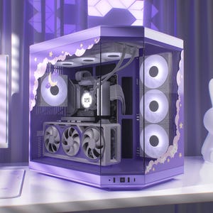 Puede incluir: Una carcasa de ordenador personalizada en un tono púrpura suave, con un panel de vidrio para mostrar los componentes internos. La carcasa está adornada con recortes de nubes y estrellas, y ventiladores iluminados. Los componentes internos incluyen una tarjeta gráfica y un enfriador de CPU.