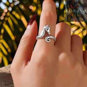 Silver Seahorse Adjustable Ring, 925 Sterling Silver Tropical Fish Style Accessory, Cute Minimalist Ocean Lovers Gift, Beachy Inspired Ring