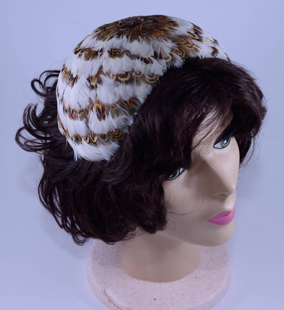 Vintage White and Earth Toned Feather Hat - Etsy display picture 2