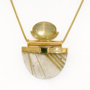 Rutilquarz, grüner Mondstein und grüner Turmalin, eingefasst in 14K Gold