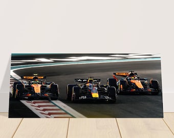 Póster cinematográfico de la lucha por el título de F1 en Abu Dabi 2025 - Verstappen, Norris y Piastri