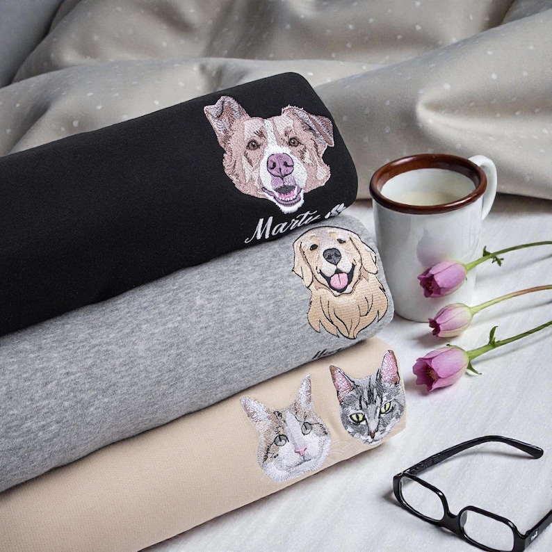 PULL EN MAILLE AVEC CHIEN BRODÉ - Beige clair | France