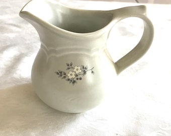 Vintage Pfaltzgraff, Heirloom Pattern, Creamer, Grey, Gray, White