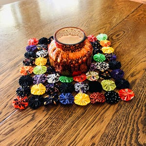 Handmade Halloween Quilted Yo Yo Table Mat: Colorful Fall Decor