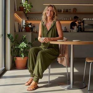 Damesjumpsuit, mouwloze wijde haremromper met capuchon, losse pasvorm casual boho overall, linnenlook vakantie-outfit
