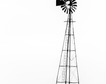 Molino de viento centinela / Fotografía de molino de viento rural de Illinois / Decoración de granja en blanco y negro / Arte mural del Medio Oeste