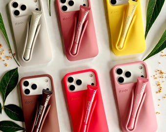 Capa de celular personalizada e moderna em silicone com gloss labial incluso para iPhone e outras séries.