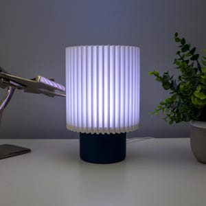 Modern RGB Table Lamp Dimmable Color Changing Accent Light – Aris Mini RGB