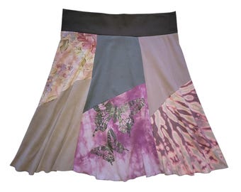 Saia Plus Size 1X 2X Saia exclusiva feita com materiais reciclados Saia hippie na altura do joelho Saia reaproveitada Tamanhos 18 20 22 Saia camiseta Brilhante