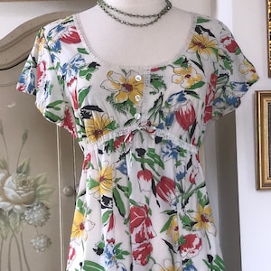 70s Floral Babydoll Dress Lace and Button Detail
