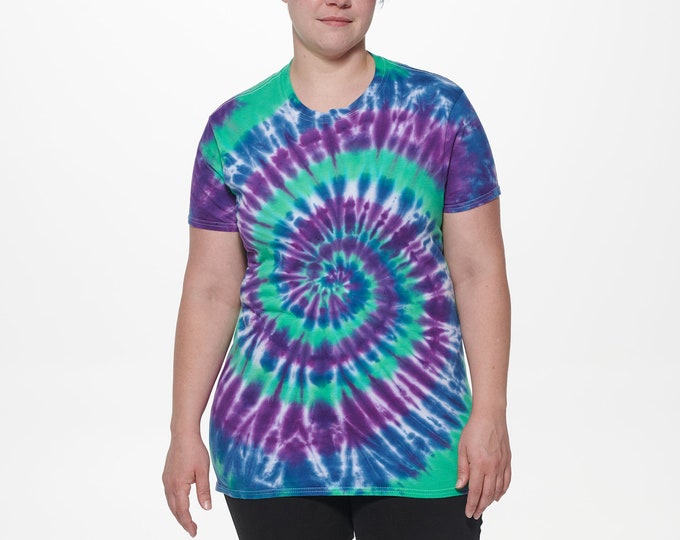 Tie dye green blue and purple swirl t-shirt adult size medium