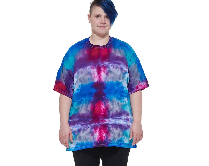 2xl Tie Dye t-shirt Blue Gray fuchsia purple fold dyed shirt