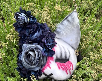 Infected cat with flower infection.