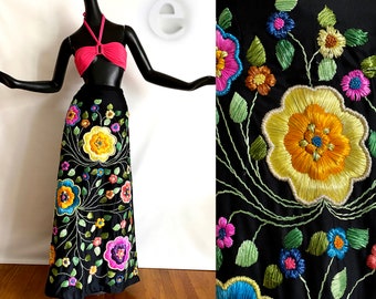 MOD Vintage Raffia Embroidery Maxi Skirt! • Black Flower Power Hippie Boho Tropical Hawaii Tiki Oasis • Mexico Mexican Couture Look • Medium