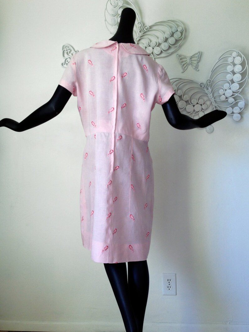 Size Large Ukulele Dress Pink Embroidered Guitars Vintage Hawaiian 1950s 60s Wiggle Dress Rockabilly Bombshell PinUP Sexy Secretary image 3