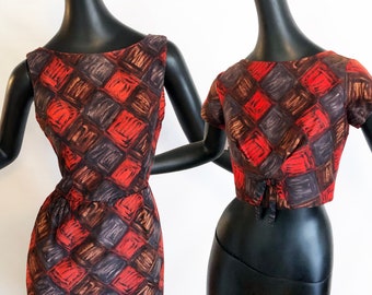 Vintage 50er Jahre Rockabilly Kleid + Jacke 2 Stück Set | Sexy Pin Up Bombe Bleistift Mantel | Rot grau braun Harlekin Check Skizze Druck Baumwolle