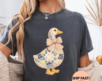 Patchwork Goose Comfort Colors® Shirt, Cottagecore Goose Tee, Vintage Quilt Aesthetic Shirt, Farmhouse Goose Graphic Tee, Quilter Gift