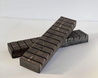 Porta tarjetas de madera para bodas y fiestas con asientos