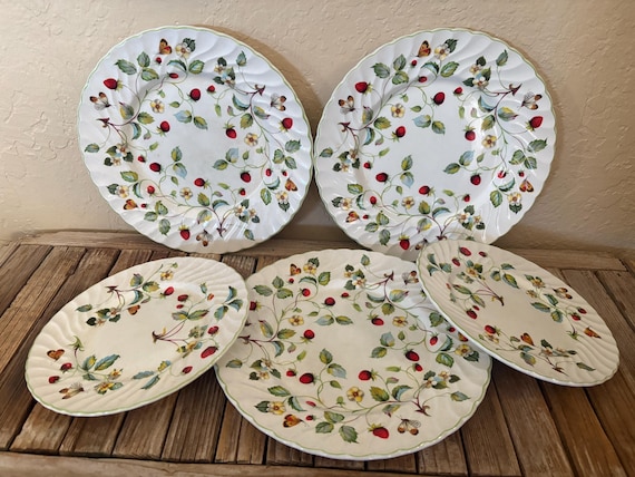 Vintage Set of 5 Scalloped Fine Earthenware James Kent Old Foley Strawberry Plates by Staffordshire Potteries Staffordshire England Est 1897