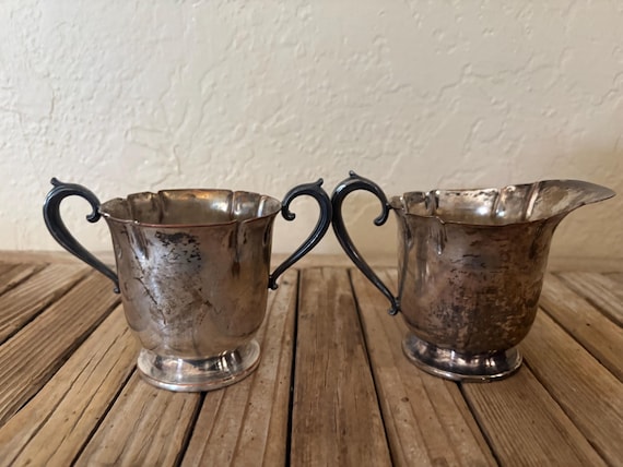 Antique Pair of Portsmouth Silverplate Epc Creamer and Sugar