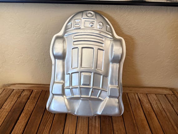 Vintage Wilton Silver Metal Star Wars R2D2 Cake Mold