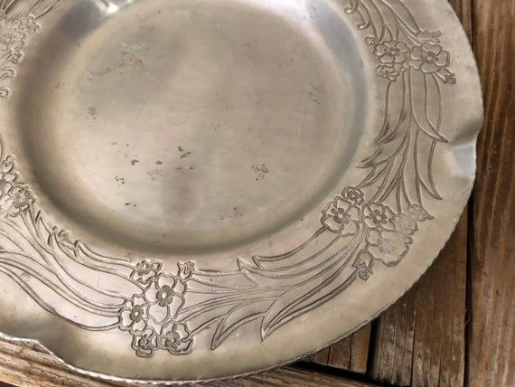 Vintage Hand Forged Everlast Pressed Metal Art Nouveau Floral Aluminum Tray