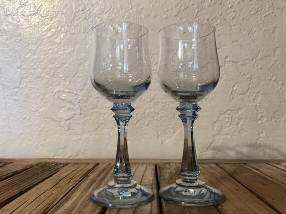 Pair of 2 Blue Wine Glasses