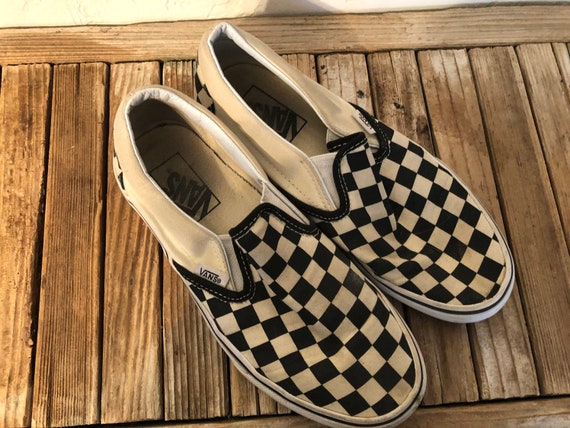 checkered vans tennis shoes