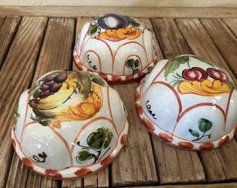 Vintage Set of 3 ABC Bassano Ceramic Hanging Hand Painted Fruit Molds Made In Italy