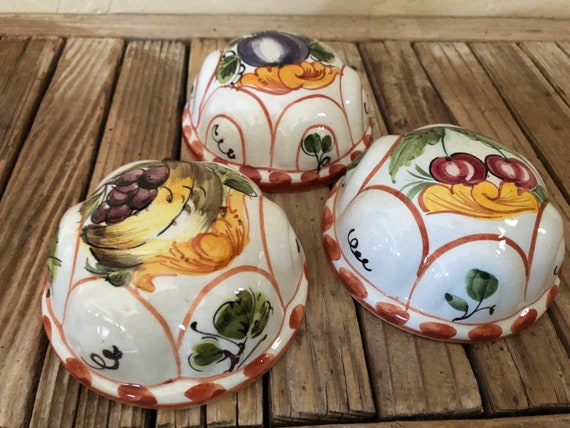 Vintage Set of 3 ABC Bassano Ceramic Hanging Hand Painted Fruit Molds Made In Italy