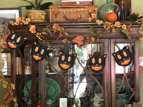 Vintage Handmade Hand Painted Vintage Halloween Cat Banner with Wire String