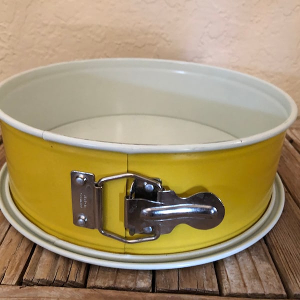 Vintage Yellow and White Nordic Ware Baking Cake Pan