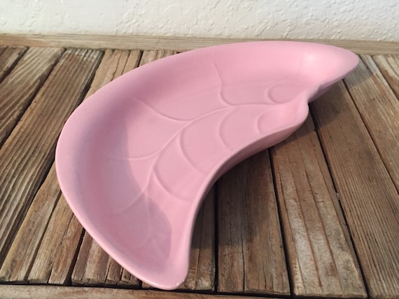 Mid Century Matte Pink Leaf Dish California Pottery
