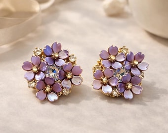 Pendientes de botón con diseño floral morado / Joyería coreana de cristal