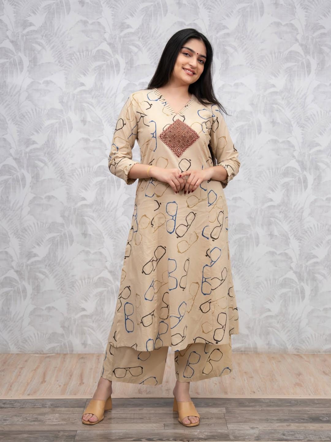 chinese dress ladies Amazon.com: Black Peaked Lapel 3 Piece Women Business Casual Outfits  Single-Breasted Professional Dresses for Women for Work Custom Size :  Clothing, Shoes & Jewelry main image 1