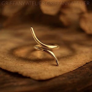 18K Gold Abstract Wave Ring, Minimalist Statement Wrap Ring, Quiet Luxury Curved Band, Organic Shape Stacking Ring, Unique Gift For Her
