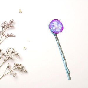Épingle cheveux résine rose fleur séchée – Accessoire floral fait main – Pièce unique – AdeCreaStudio
