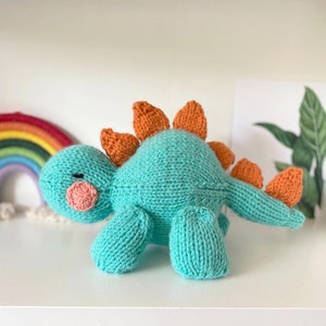Modello di maglia per stegosauro paffuto, modello di maglia per peluche dinosauro, giocattoli da lavorare a maglia per bambini
