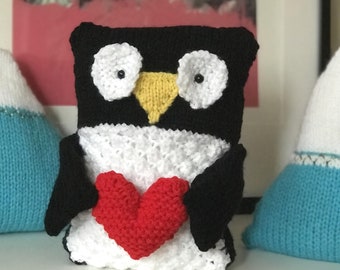 Modèle de tricot de pingouin avec coeur pour la Saint-Valentin