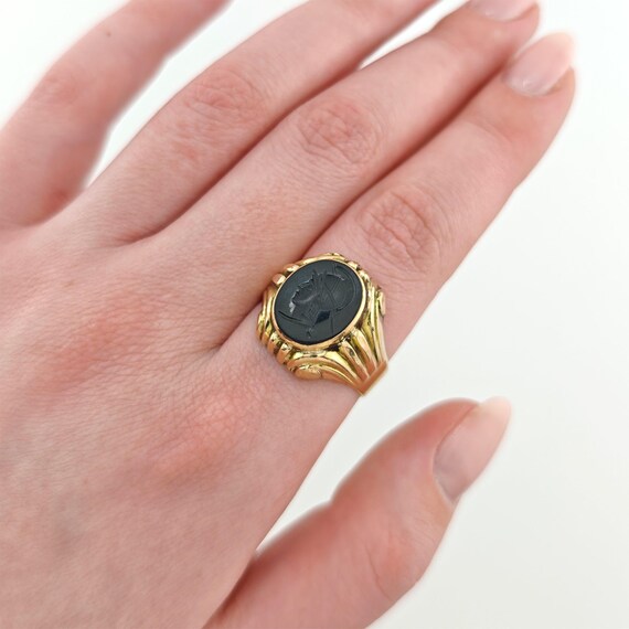 Klassischer Statement-Ring aus Gold mit Onyx-Kamee - image 5