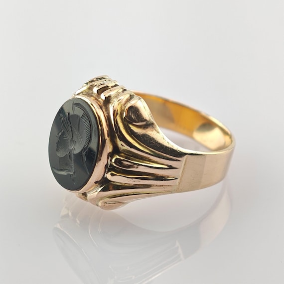 Klassischer Statement-Ring aus Gold mit Onyx-Kamee - image 1