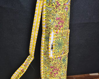 Gesteppte gelbe Blumen Yogamattentasche mit Reißverschlusstasche, Verstellbarer Gurt Baumwollgurt, handgemachte Pilates Gym Schlinge