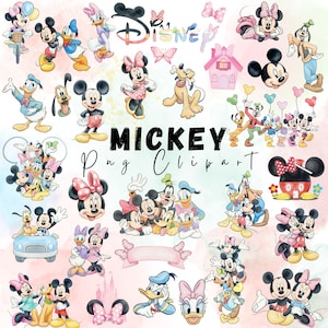 Pode incluir: Uma coleção de ilustrações de personagens da Disney com Mickey Mouse, Minnie Mouse, Pato Donald, Margarida, Pateta e Pluto em várias poses. A imagem inclui o texto Disney, Mickey e Png Clipart, junto com laços e uma casa.