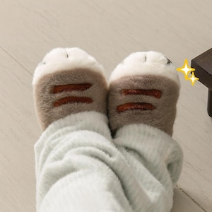 Pantuflas Kitty Claw: zapatos peludos y afelpados para amantes de los gatos
