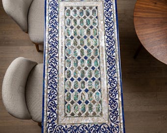 手作りの大理石象嵌ダイニングテーブル – エレガントな真珠貝と宝石のアート家具