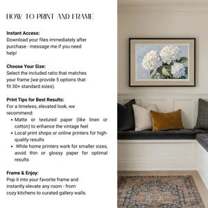 Puede incluir: Una impresi&oacute;n floral enmarcada con hortensias blancas sobre un fondo azul claro. La obra de arte se muestra encima de un banco empotrado con cojines. El texto en la parte superior dice "HOW TO PRINT AND FRAME".