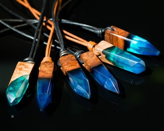 Anhänger aus Epoxy und Holz