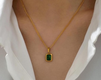 Emerald Green Stone Gold Pendant Necklace, Minimalist Jewelry