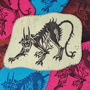 Demonisk Devilcat linoleumtryckt textilmärke - mellanstorlek
